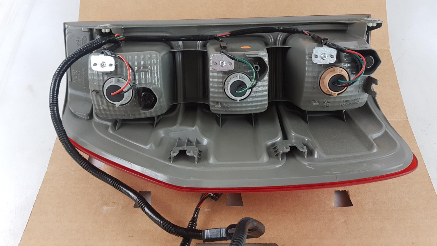 Original FORD Ranger 2011-2015 Heckleuchte Hinten links 1799315