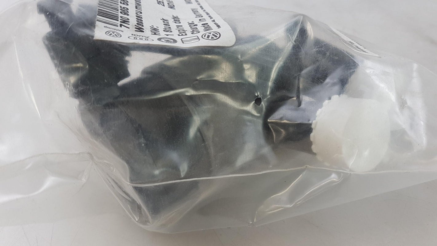 Original OE Volkswagen Wasserpumpe 7N0965561A
