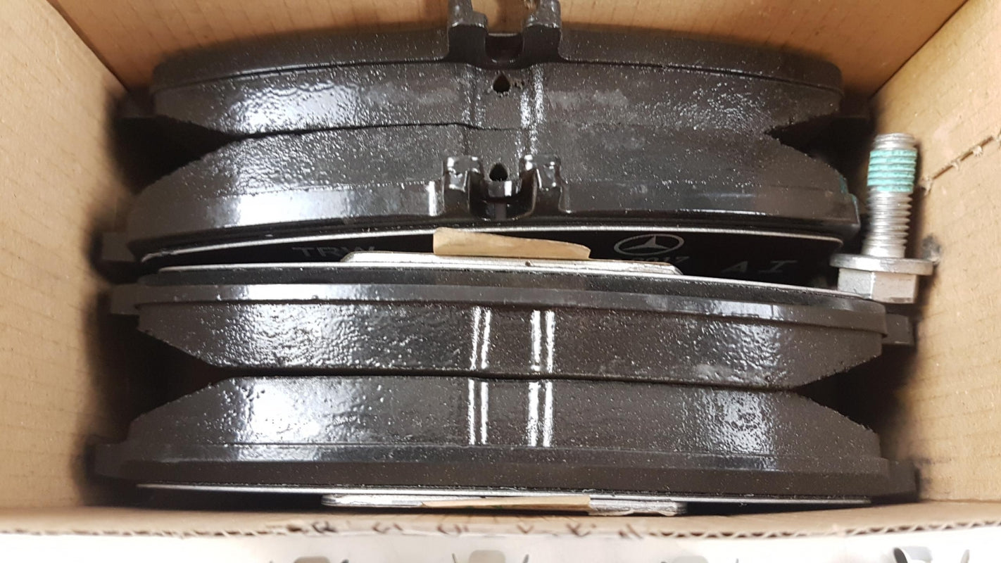 Original OE MERCEDES-BENZ Bremsbeläge A0004203700