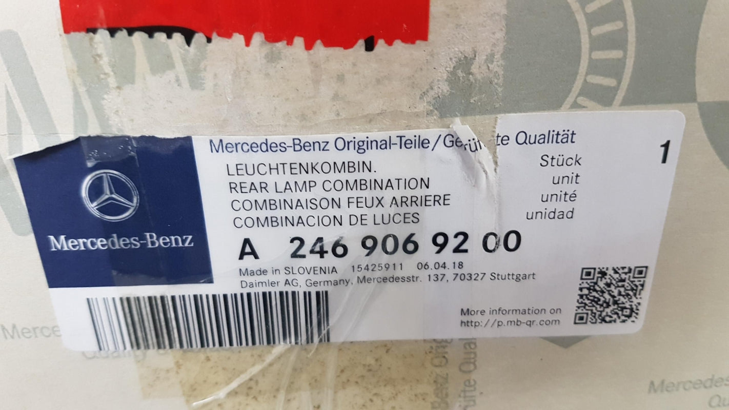 Original MERCEDES-BENZ W242 W246 Heckleuchte Rechts A2469069200