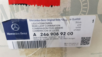 Original MERCEDES-BENZ W242 W246 Heckleuchte Rechts A2469069200