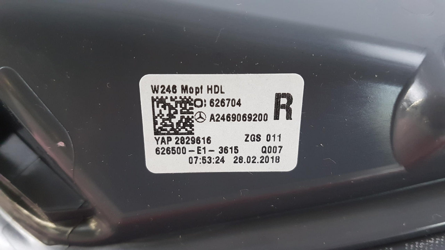 Original MERCEDES-BENZ W242 W246 Heckleuchte Rechts A2469069200