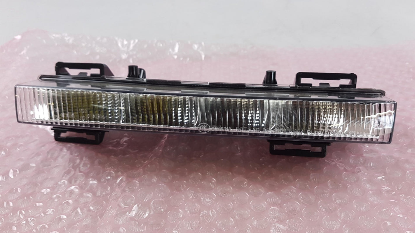 Original OE MERCEDES-BENZ Tagfahrlicht A0999068201
