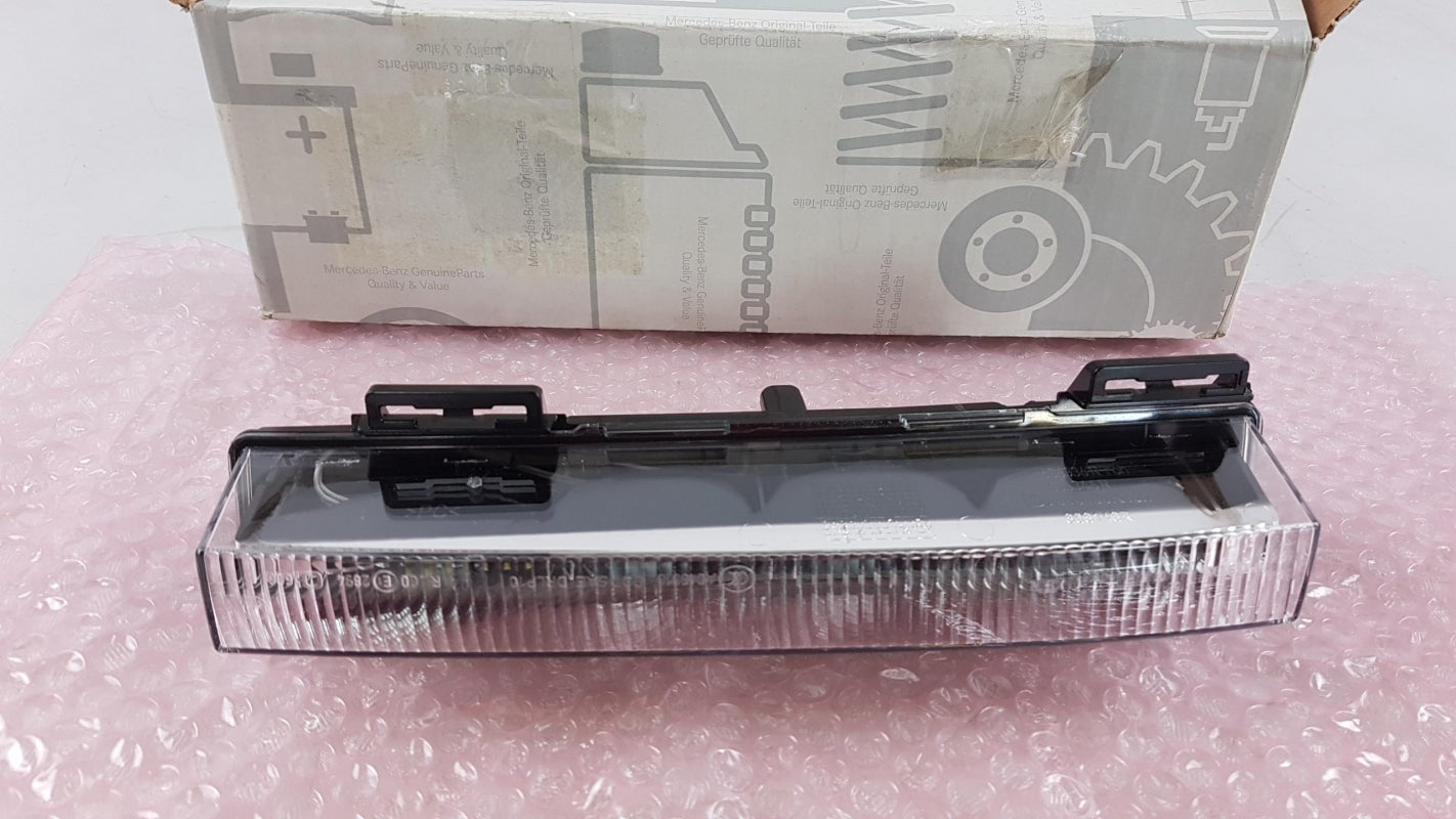 Original OE MERCEDES-BENZ Tagfahrlicht A0999068201