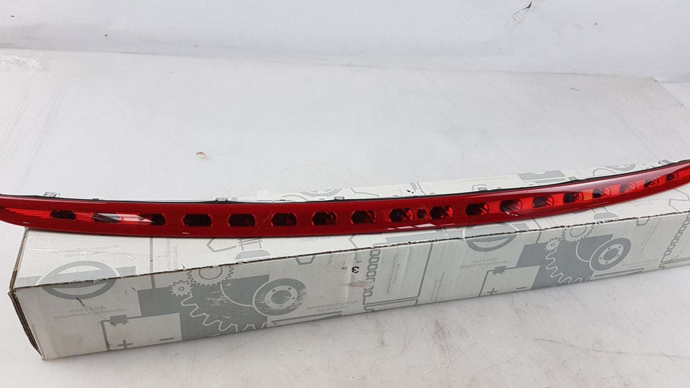 Original MERCEDES-BENZ C-Klasse S204 Zusatzbremsleuchte A2049062601