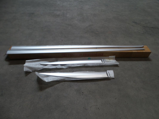 Original TOYOTA Aygo Türzierleisten Satz 4-teilig glänzendes silber PZ41590492MG