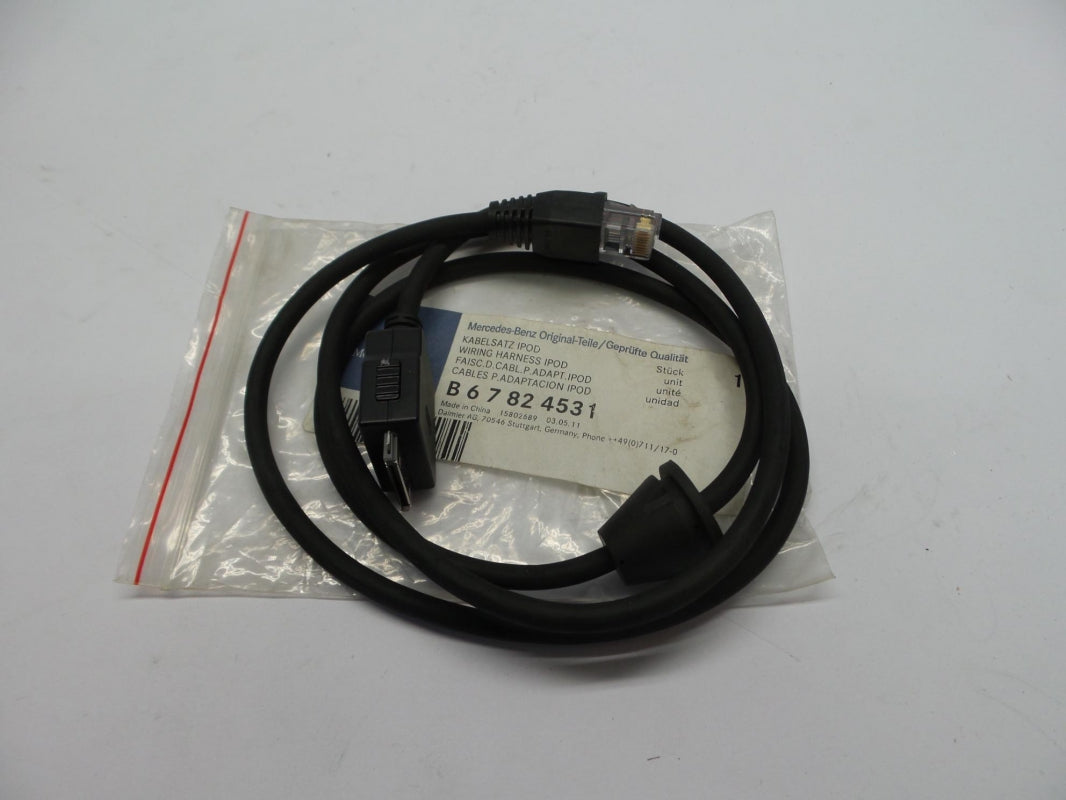Original MERCEDES-BENZ W169 W245 W203 W211 X164 iPod Anschlusskabel B67824531