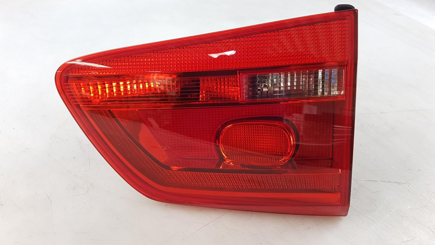 Original VW Touran I '10-'15 Heckleuchte Schlussleuchte innen links 1T0945093