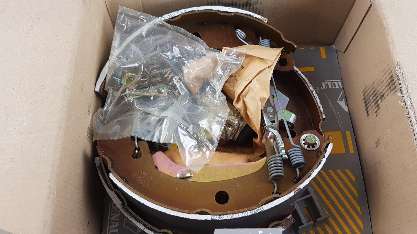 Original OE RENAULT Bremsbackensatz 7701207267