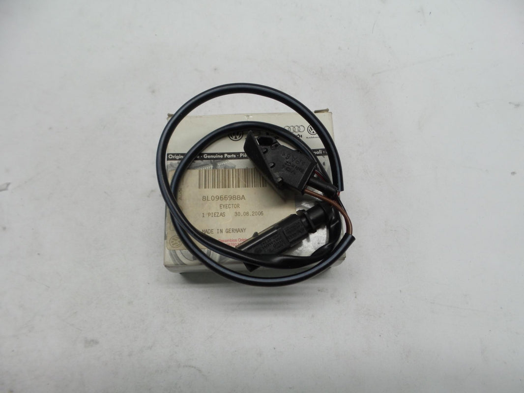 Original OE Volkswagen Waschwasserdüse 8L0955988A