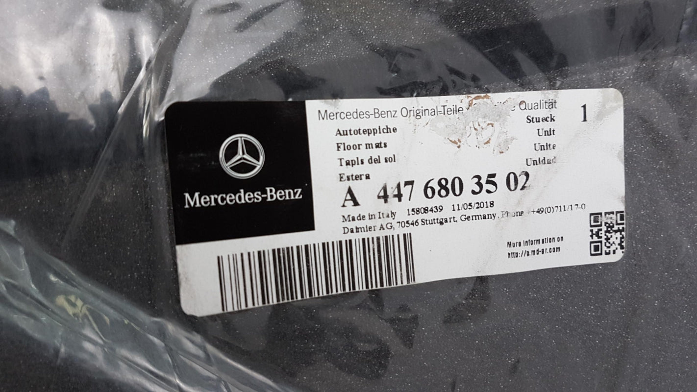 Original OE MERCEDES-BENZ Fußmattensatz A4476803502