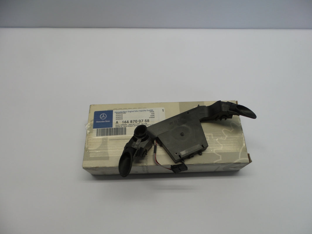Original MERCEDES-BENZ W164 W251 Sensor Innensensor IRS A1648700758