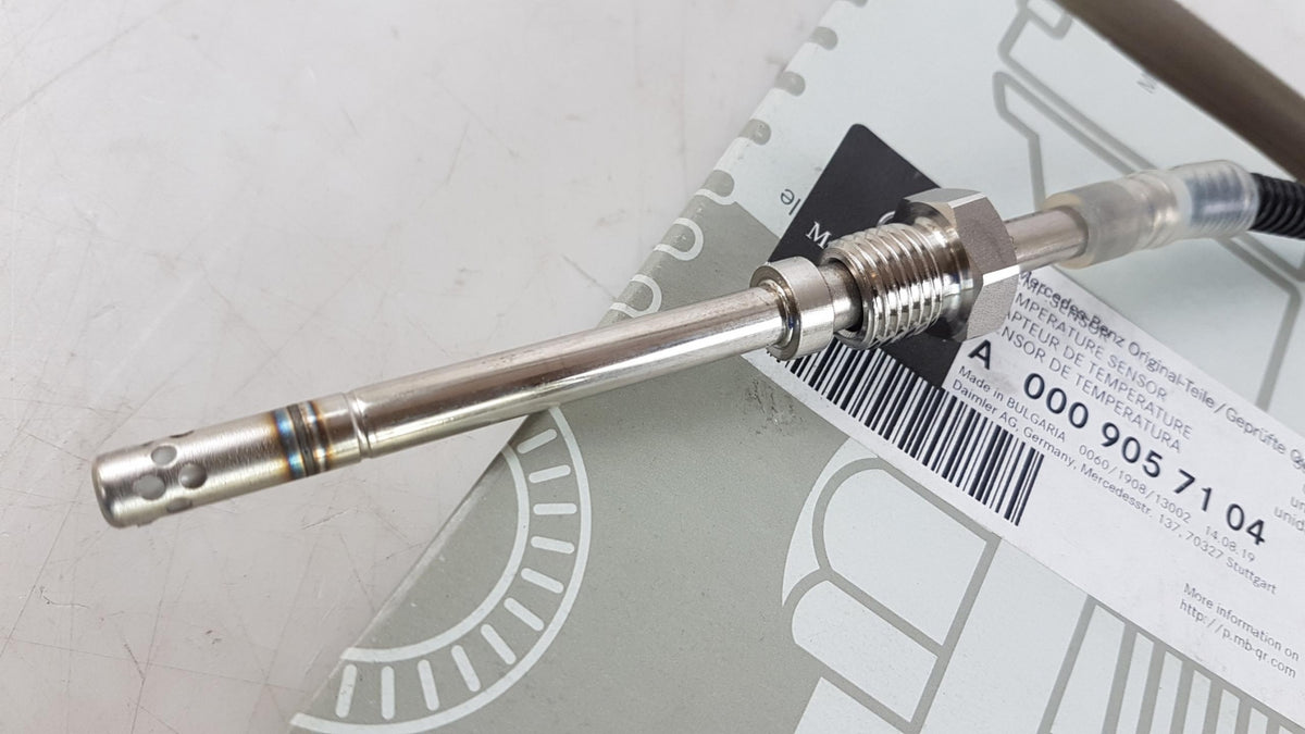 Original OE MERCEDES-BENZ Abgastemperaturgeber A0009057104