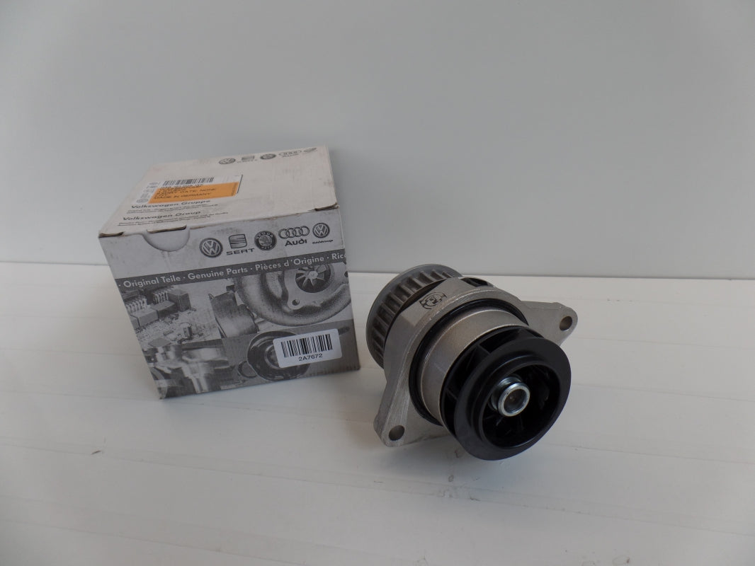Original AUDI A2 VW Bora Golf 4 Polo 3 SEAT Leon I 1.6L Wasserpumpe 036121008GX