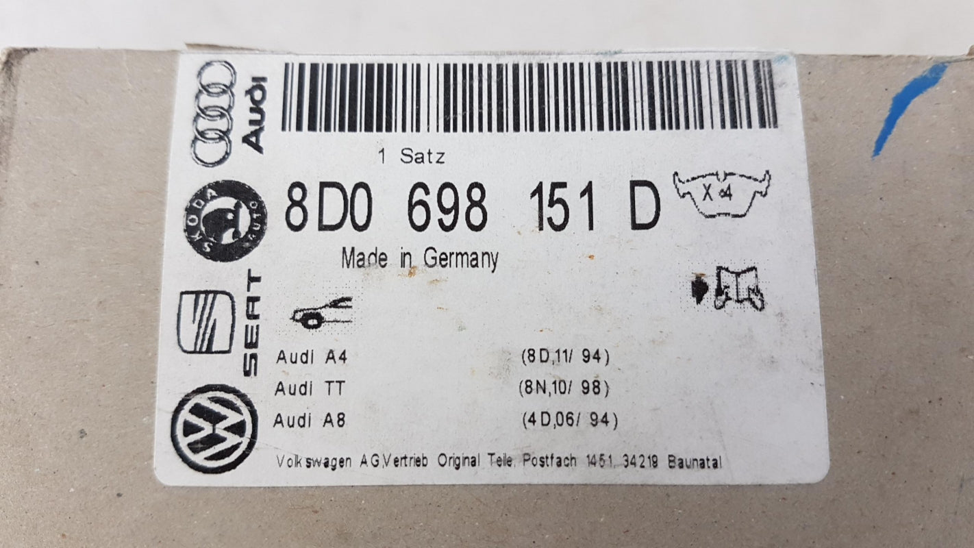 Original AUDI A8 TT RS4 VW Golf Bremsbeläge Bremsklötze vorne 8D0698151D