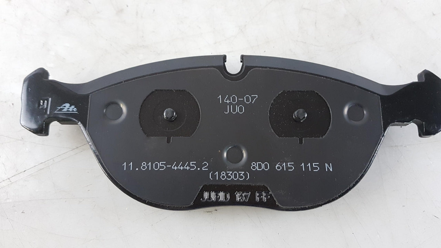Original AUDI A8 TT RS4 VW Golf Bremsbeläge Bremsklötze vorne 8D0698151D