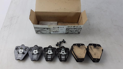 Original AUDI A4 (8D) Bremsbeläge Bremsklötze Vorne 8D0698151K