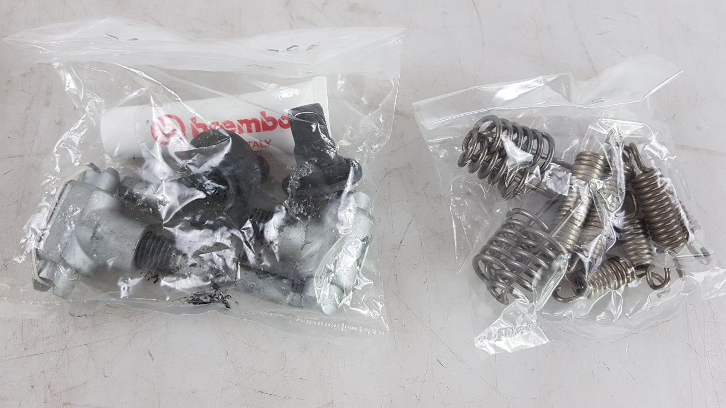 Original OE Volkswagen Bremsbackensatz 2E0698525D