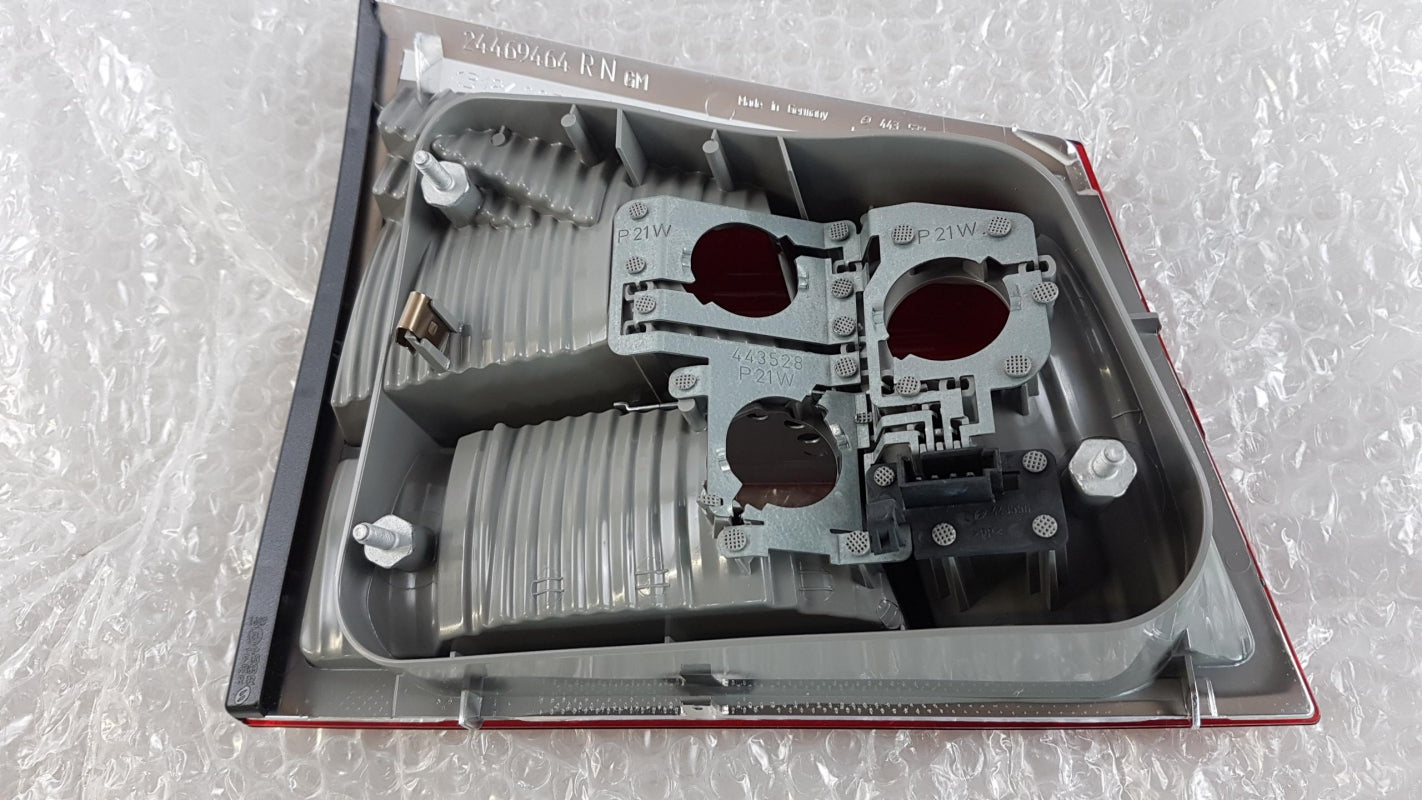 Original OPEL Vectra-C Heckleuchte Rückleuchte innen Rechts 93177998