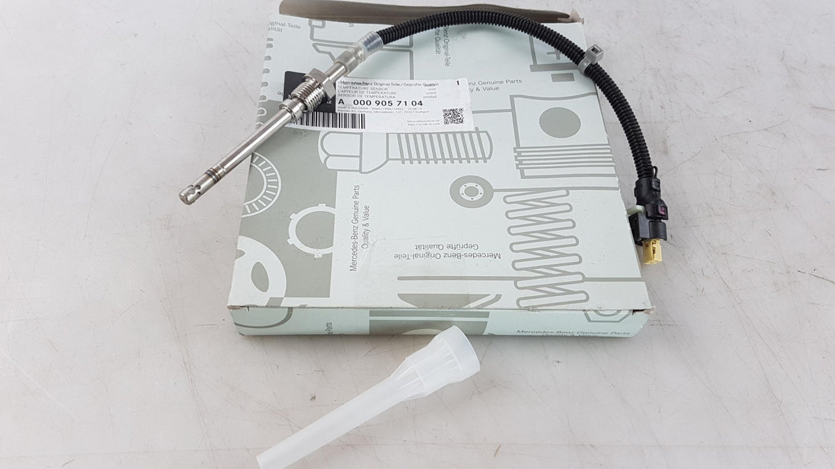 Original OE MERCEDES-BENZ Abgastemperaturgeber A0009057104