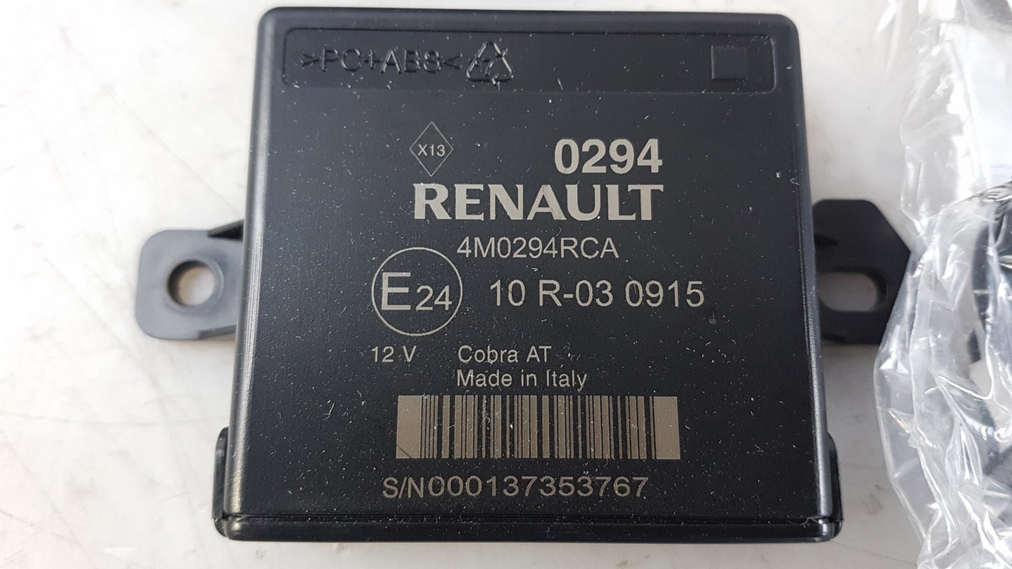 Original RENAULT Twingo III Master III Clio IV Einparkhilfe 8201537455
