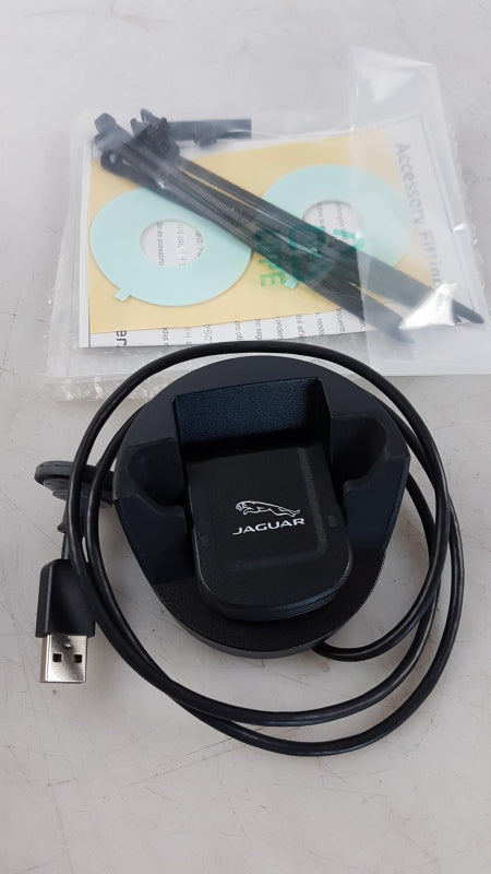 Original JAGUAR E-Pace 2017 I-Pace 2018 Phone Charger For iPhone J9C3880 