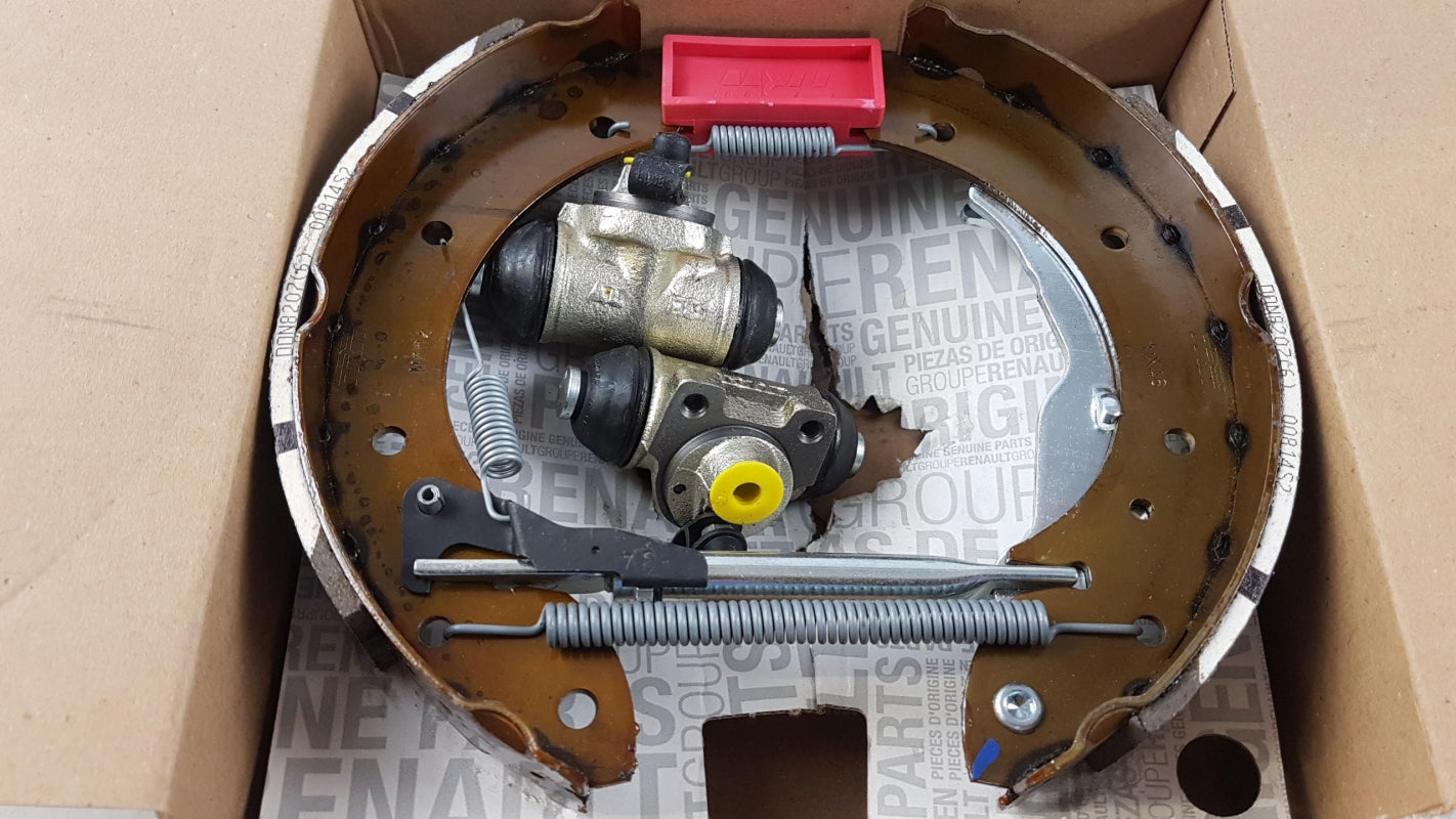 Original RENAULT Scenic I Bremsbacken Bremsbackensatz Hinten 7701205341