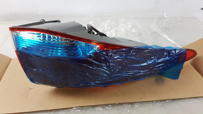 Original OE HYUNDAI/KIA Heckleuchte 924013Z500