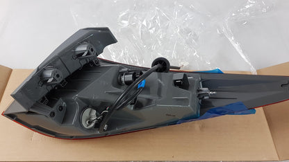 Original OE HYUNDAI/KIA Heckleuchte 924013Z500