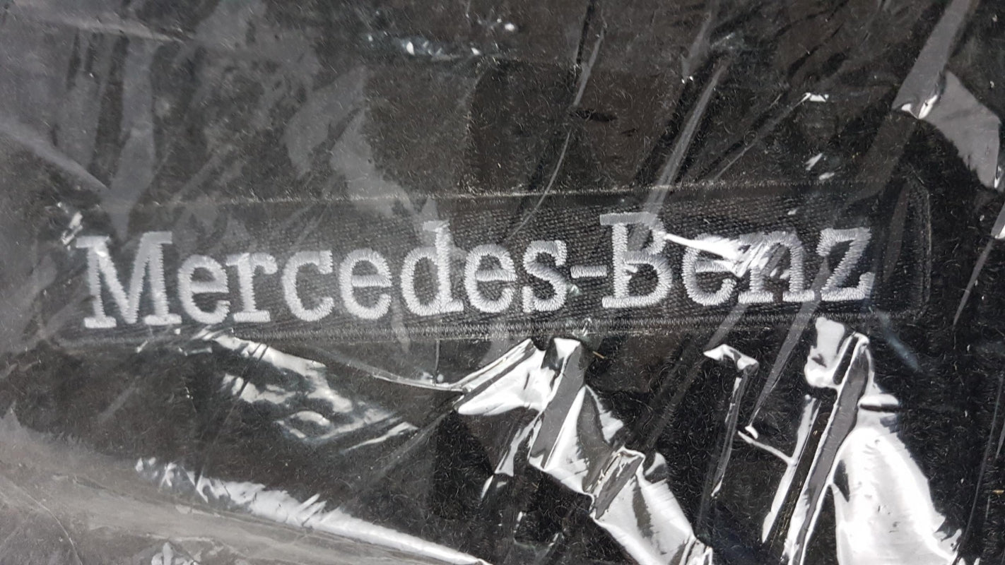 Original MB C 180 200 260 300 Fußmattensatz 2st. Vorne Schwarz A2056801048649G32