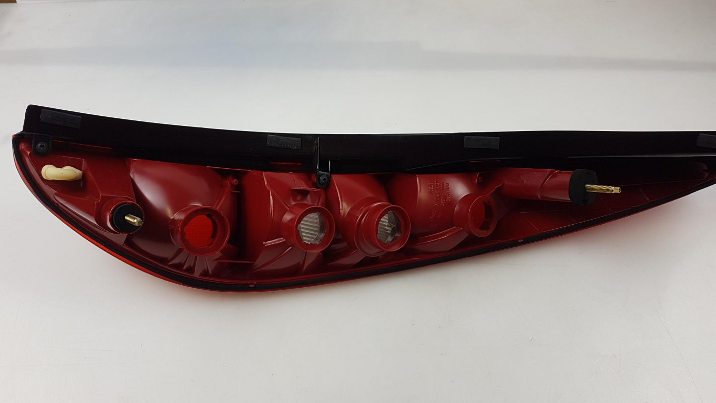 Original FORD Mondeo (GE) '00-'07 Heckleuchte Rücklicht links 1331601