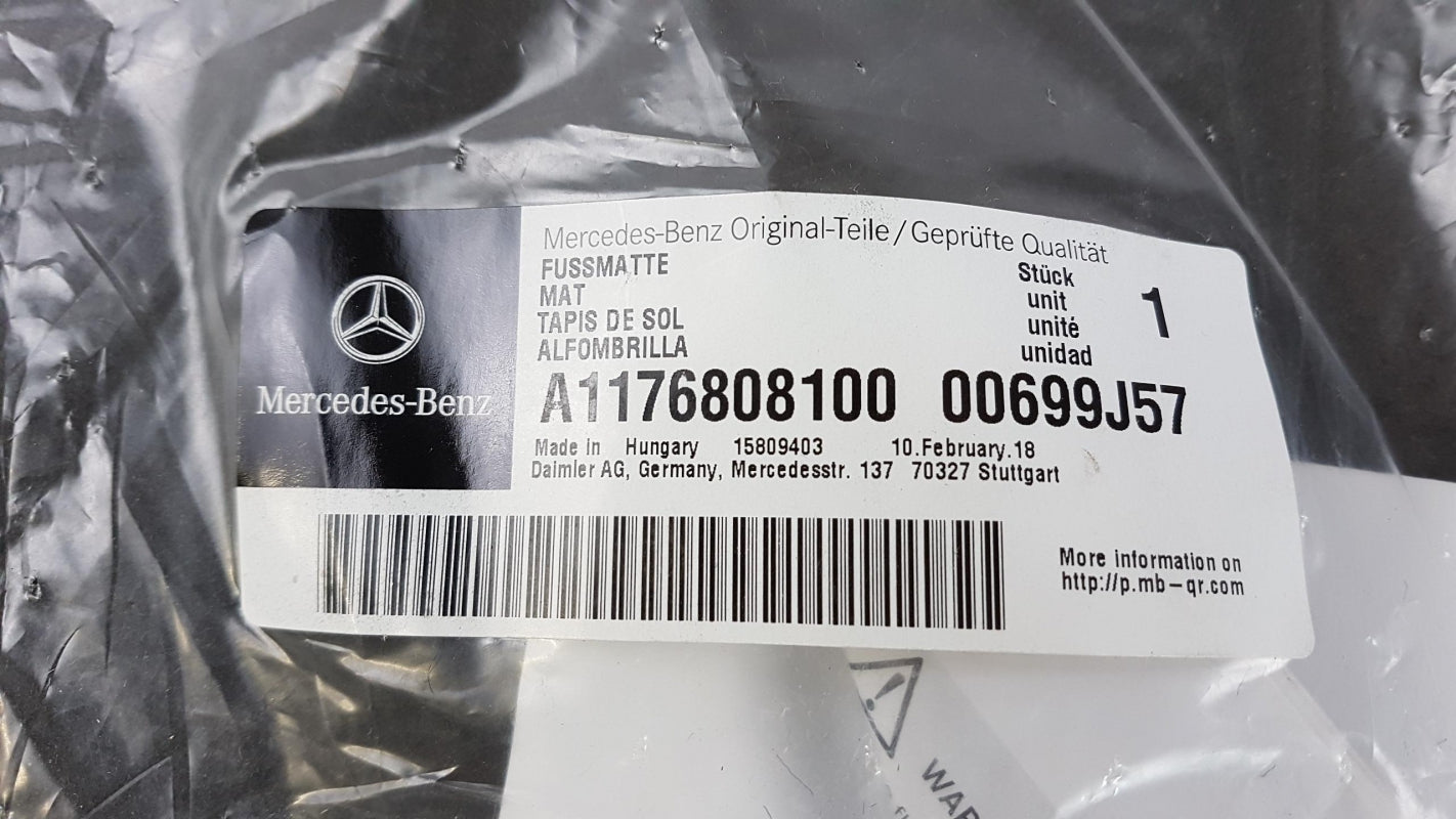 Original MERCEDES-BENZ A-Klasse W176 Fußmattensatz 4 st A1176808100699J57