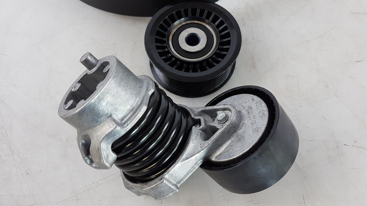 Original OE NISSAN Keilrippenriemensatz 1172000Q6G