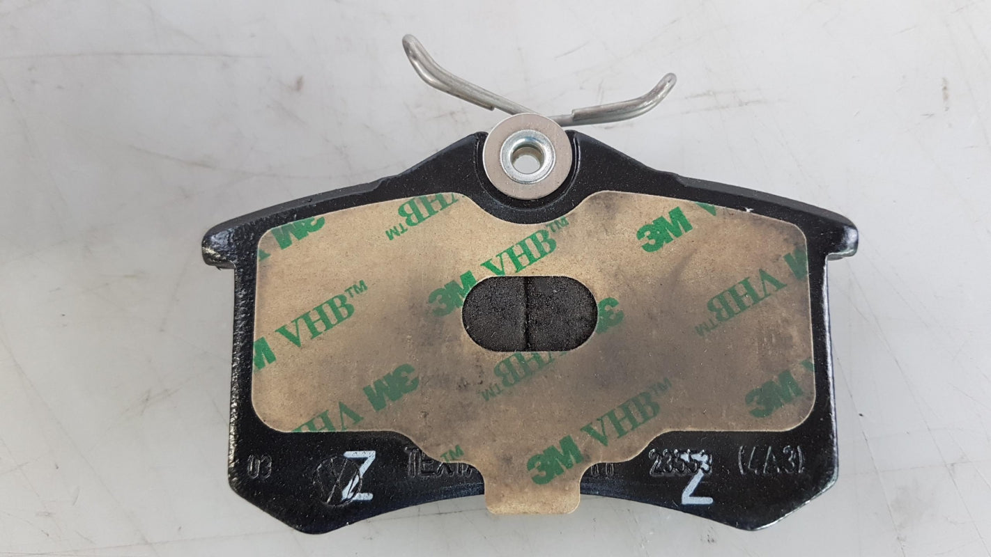 Original VW Passat SKODA Superb Bremsbeläge Bremsklötze hinten 3B0698451A
