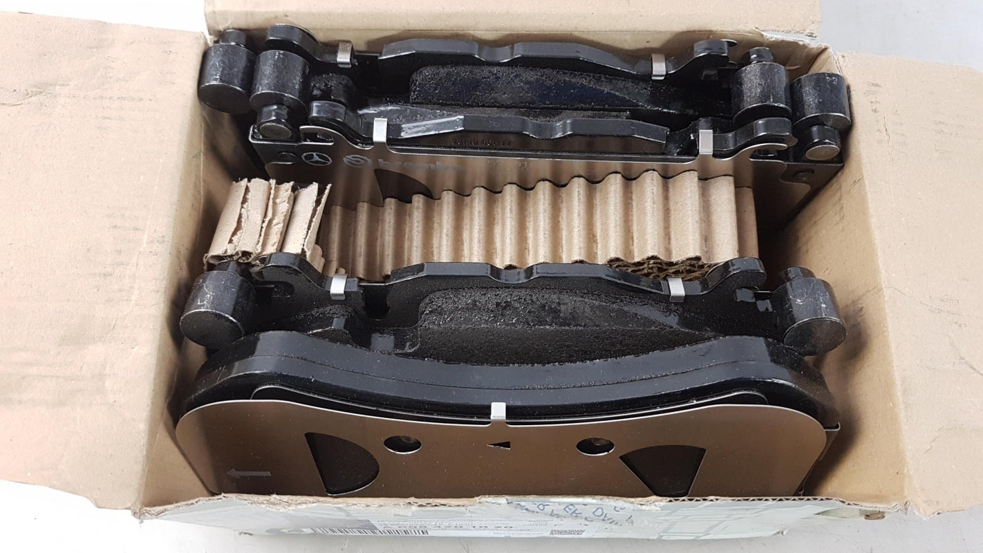 Original MERCEDES-BENZ C217 W222 Bremsbeläge Satz Vorne A0084201020