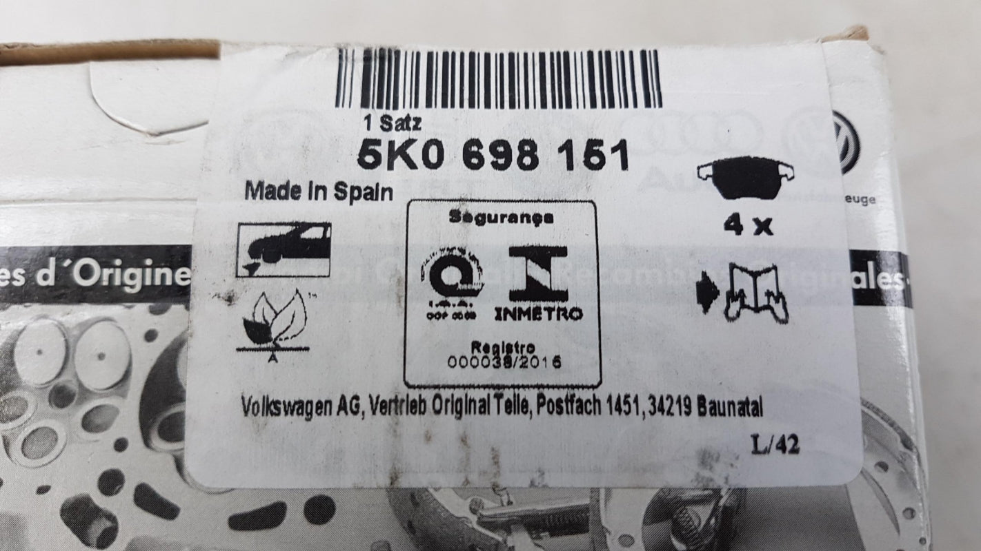 Original AUDI A1 A3 VW Golf V VI Bremsbeläge mit Warnkontakt Vorne 5K0698151
