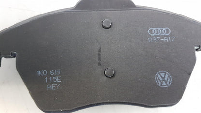 Original AUDI A1 A3 VW Golf V VI Bremsbeläge mit Warnkontakt Vorne 5K0698151
