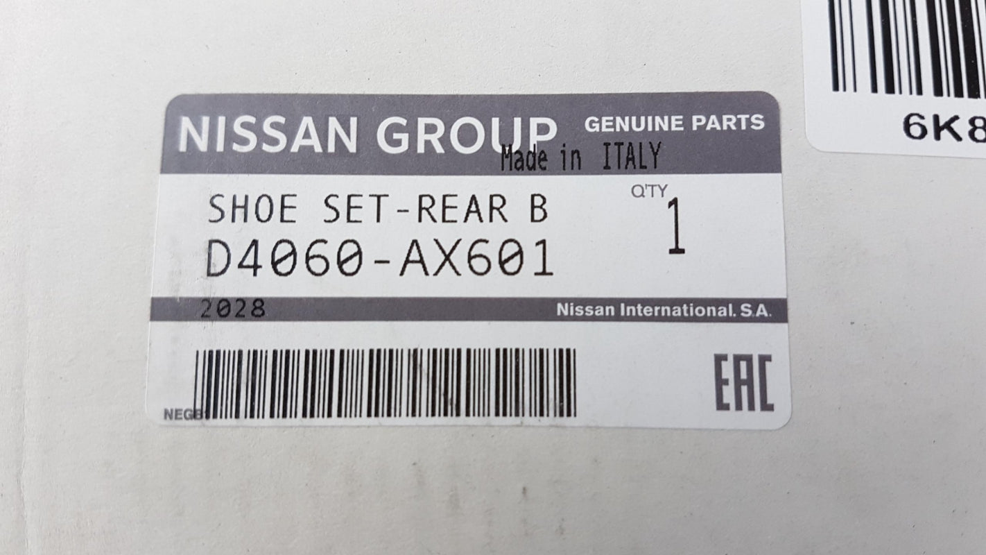 Original OE NISSAN Bremsbackensatz D4060AX601