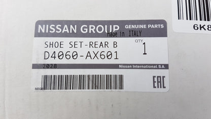 Original OE NISSAN Bremsbackensatz D4060AX601