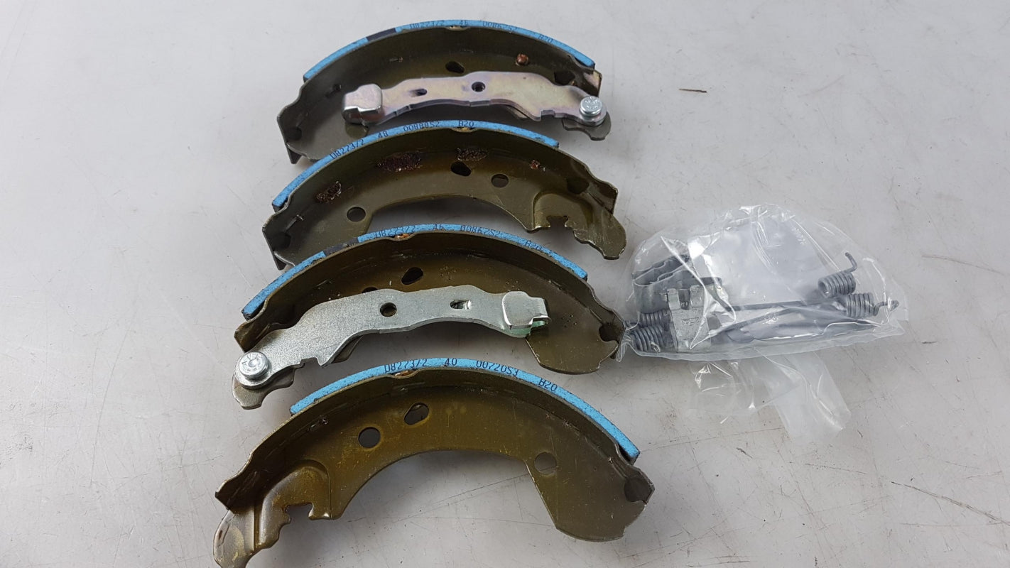 Original OE NISSAN Bremsbackensatz D4060AX601