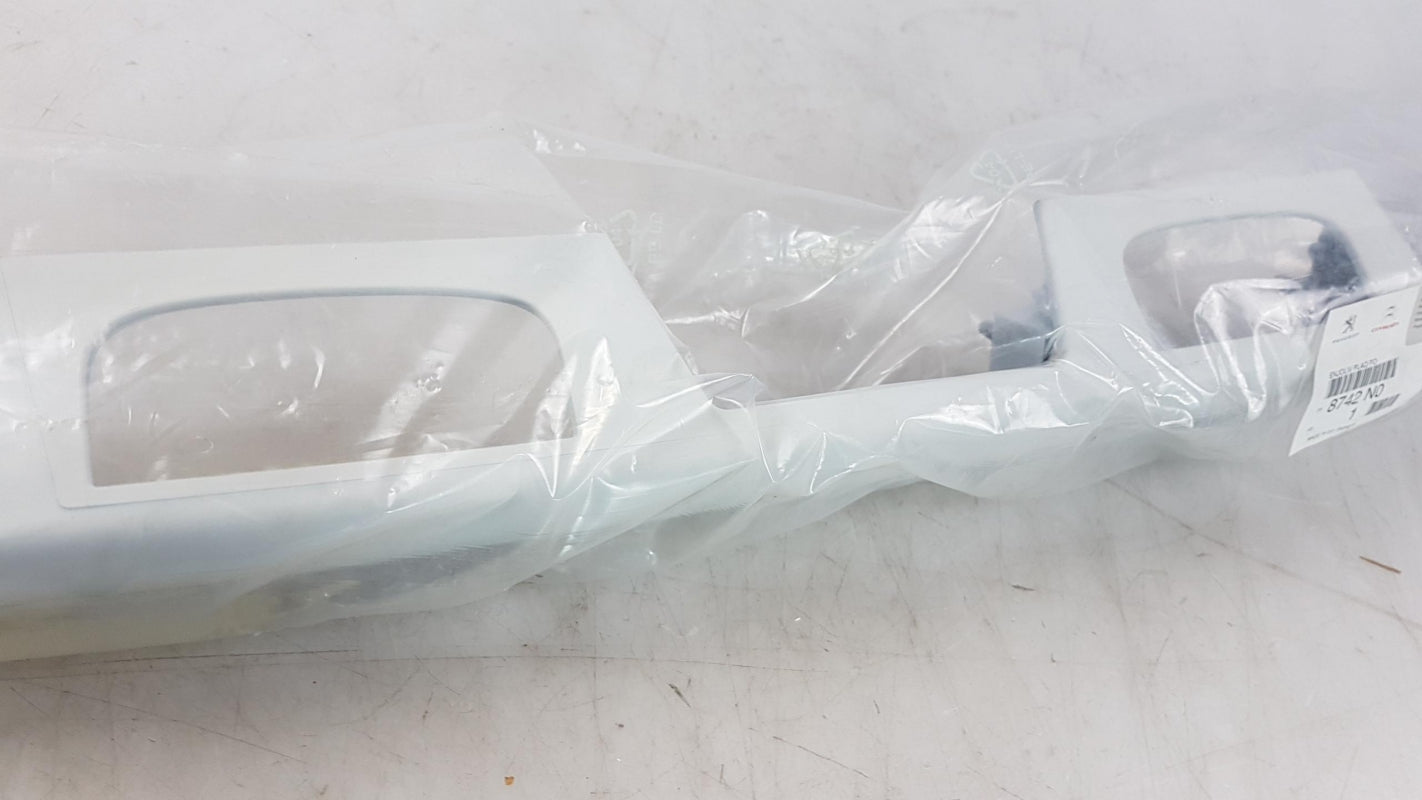 Original OE Peugeot Heckklappe Zierleiste 8742N0