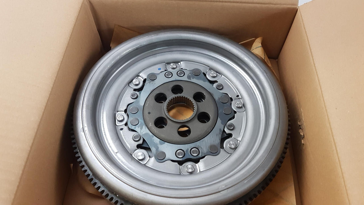 Original AUDI A3 II (8P) SKODA Superb II B6 (3T) Schwungrad 03L105266DC