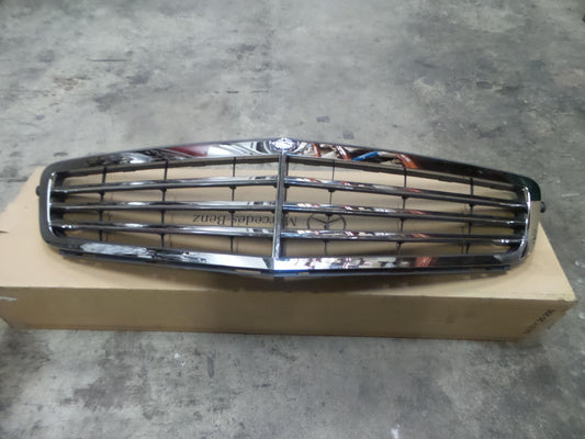 Original MERCEDES-BENZ C-Klasse W204 Kühlergitter Kühlergrill A20488012837D11