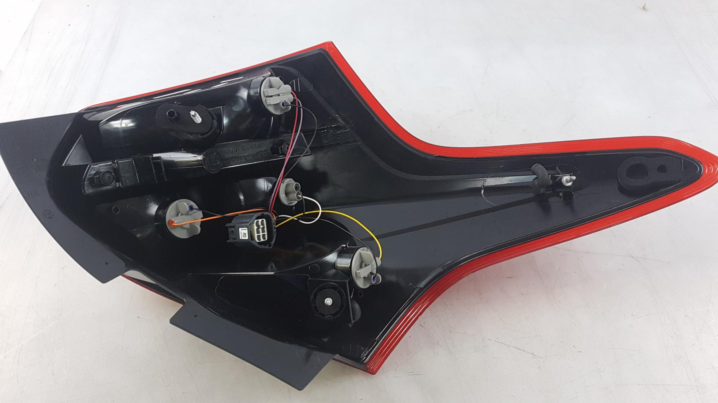 Original FORD Focus III 2010-2020 Heckleuchte Rechts 1825319