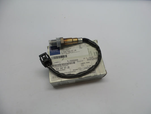 Original MERCEDES-BENZ W164 C209 W211 W245 W251 Lambdasonde rechts A0045420718