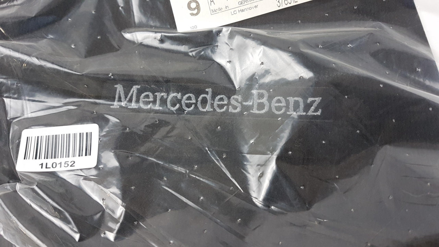 Original OE MERCEDES-BENZ Fußmattensatz A4476804000
