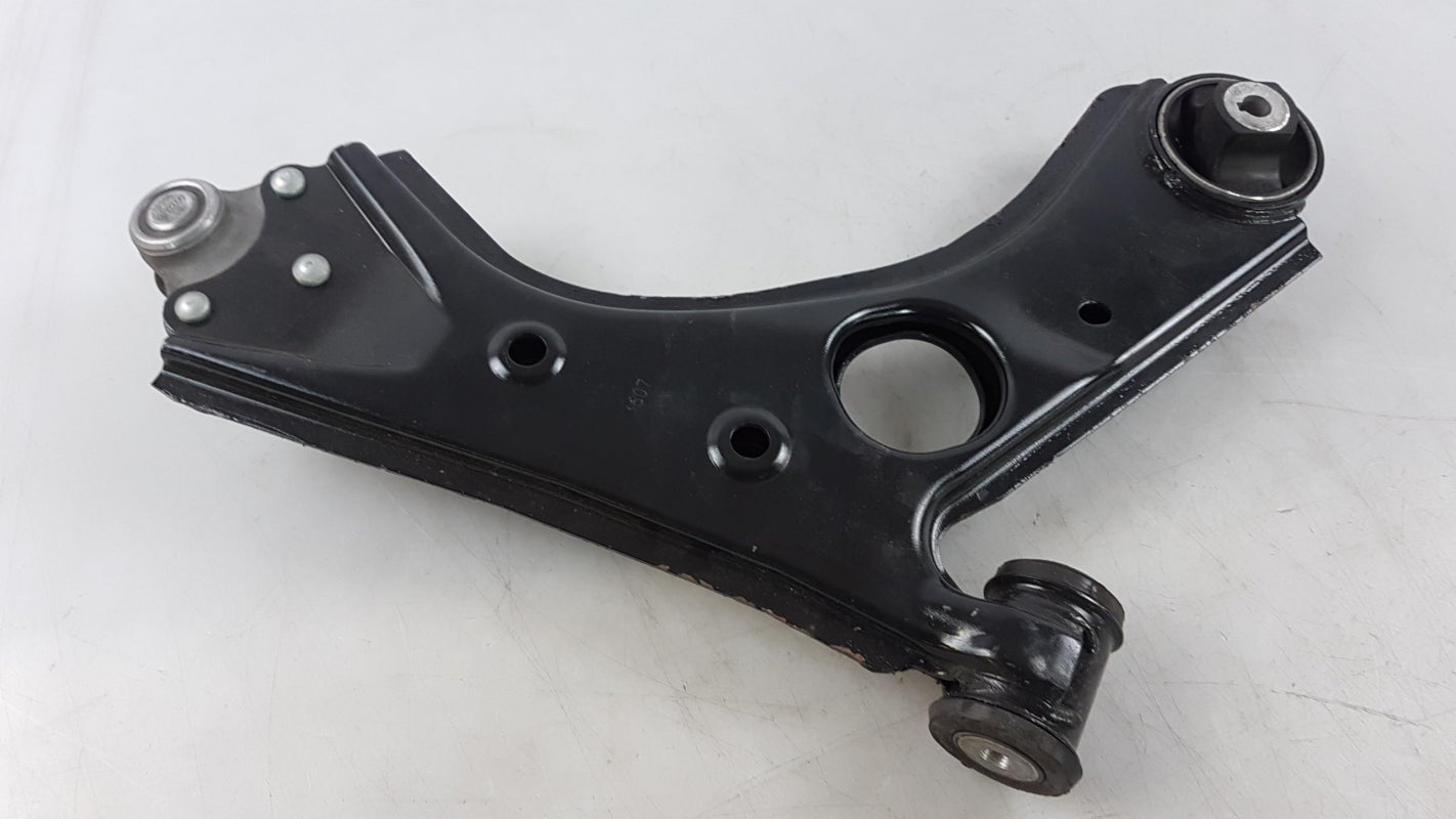 Original FIAT 500L 2012-2016 Front Wishbone 51885737 