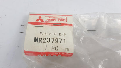 Original OE MITSUBISHI Türdichtung MR237971