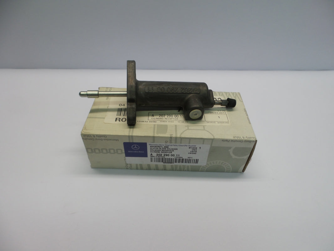 Original MERCEDES-BENZ W210 W202 W163 C208 Kupplungsnehmerzylinder A2022900011