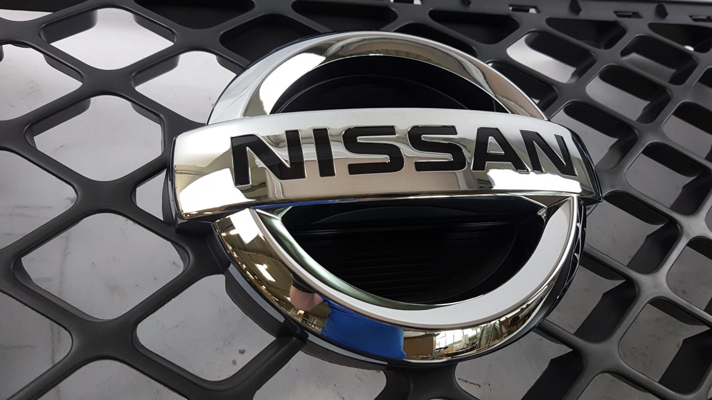 Original NISSAN Navara '05-'06 Pathfinder '07-'10 Kühlergitter 62310EB00A